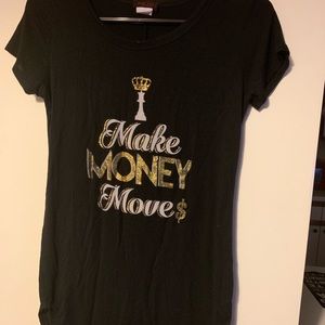 3 graphic women’s T-shirt’s
